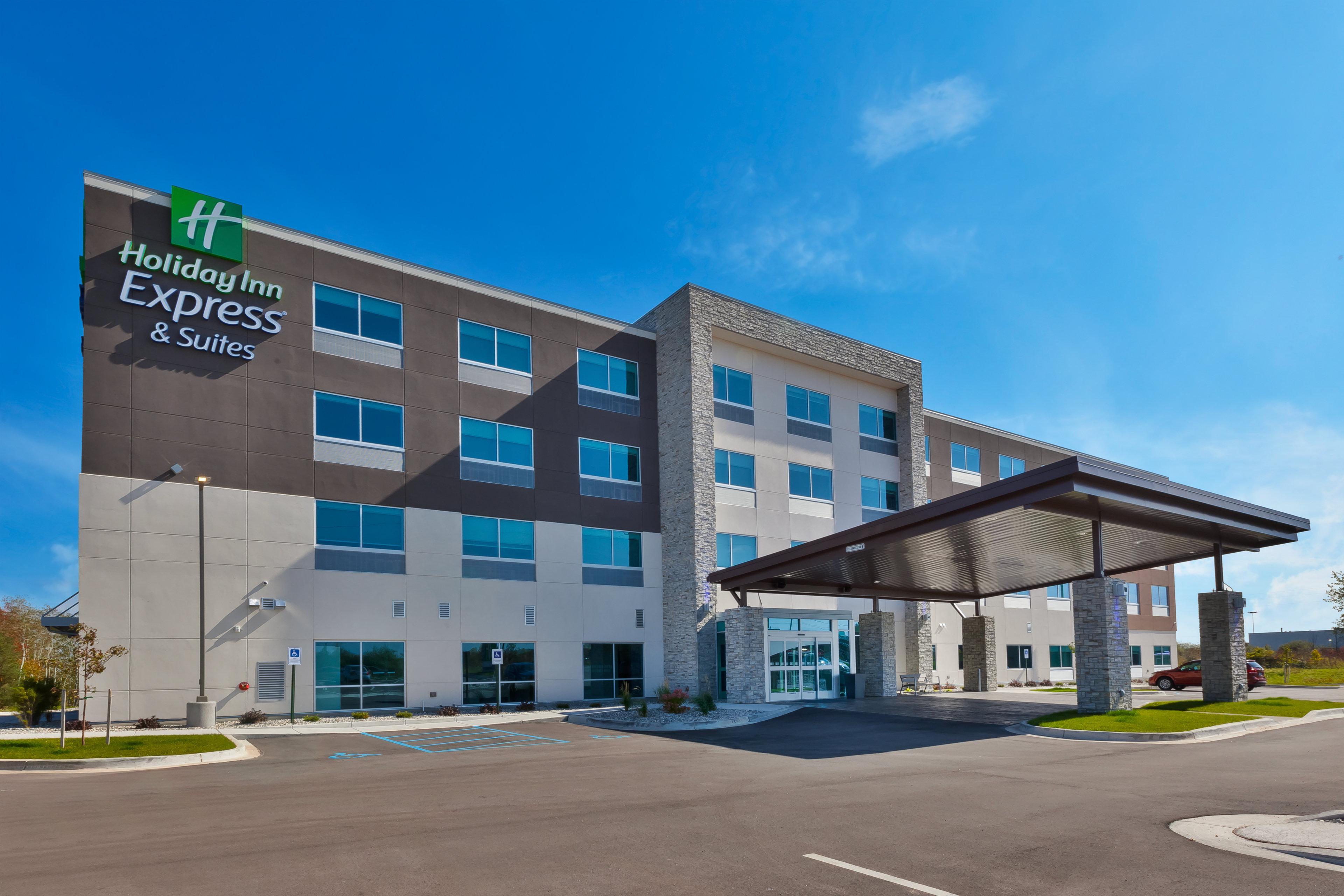 Holiday Inn Express & Suites - Cedar Springs - Grand Rapids N By Ihg Exterior photo