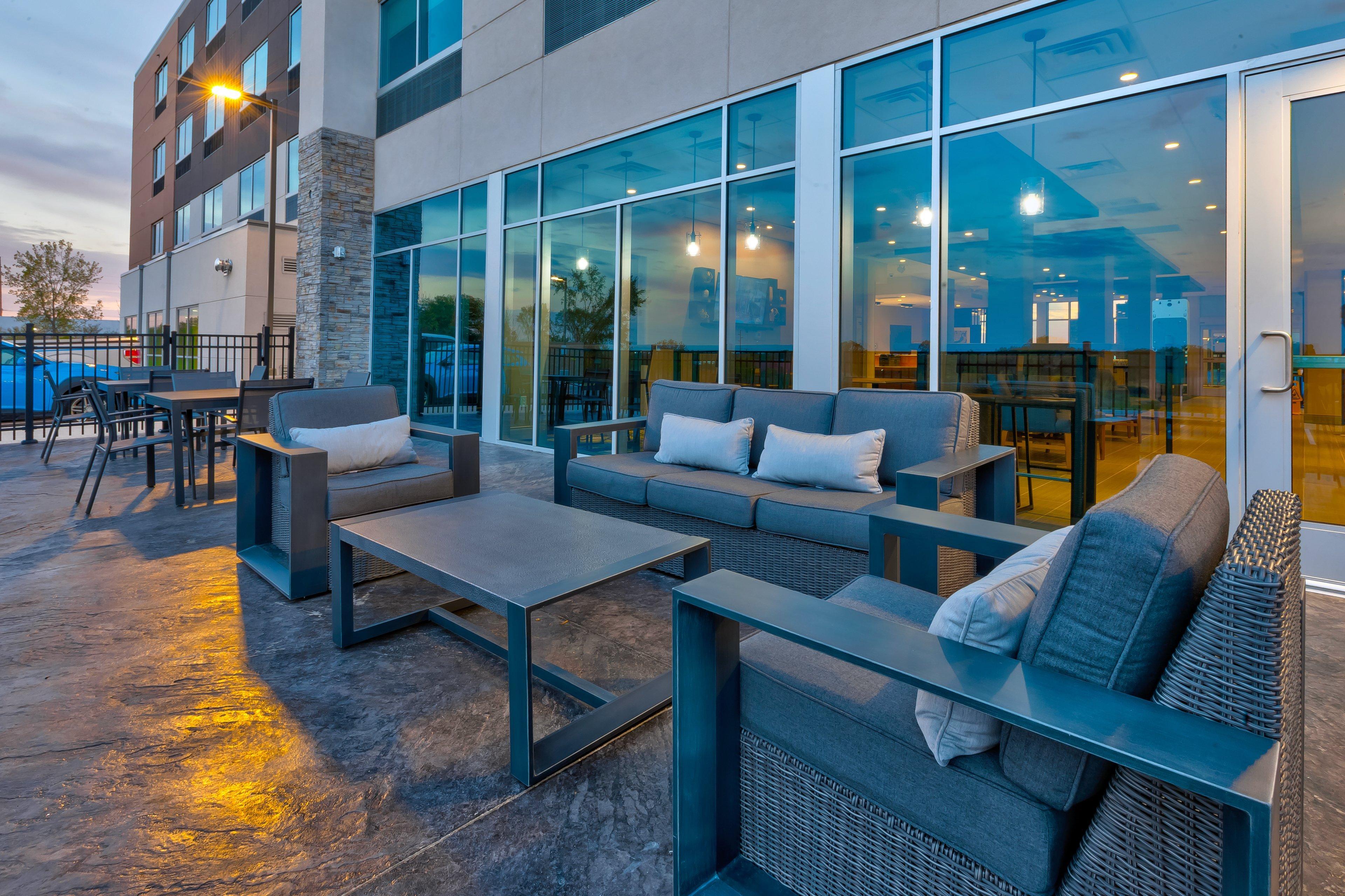 Holiday Inn Express & Suites - Cedar Springs - Grand Rapids N By Ihg Exterior photo